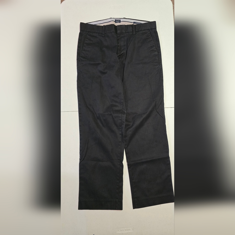 GAP Men's Classic Black Chinos